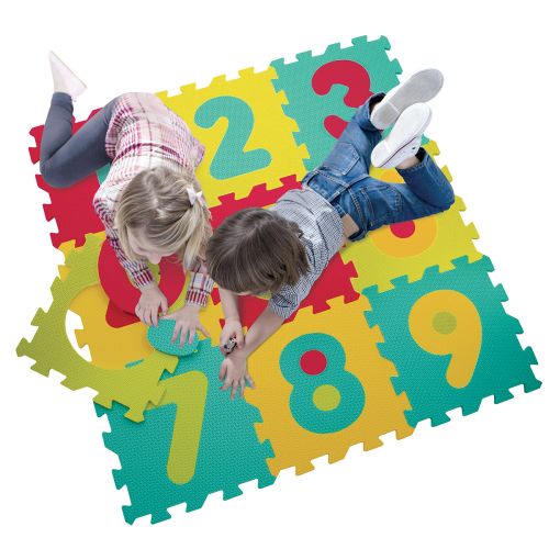 A large comfortable surface for safe play. The mat insulates children from the cold and absorbs impacts. Play-based puzzle: 2D, 3D or shape sorting game with numbers