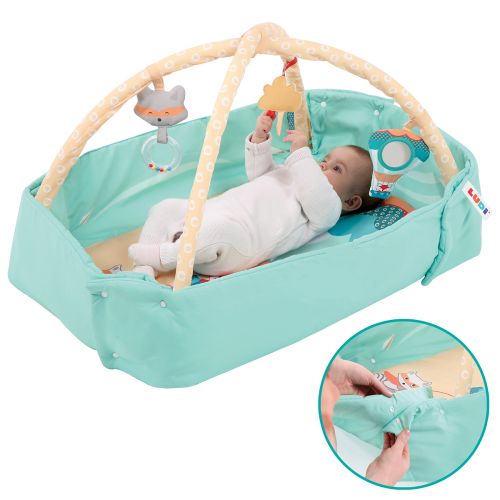 Thick, soft play mat for baby to wriggle around on and play happily and safely. A variety of sensory activities hang from the detachable arches to spark your child’s interest. 
