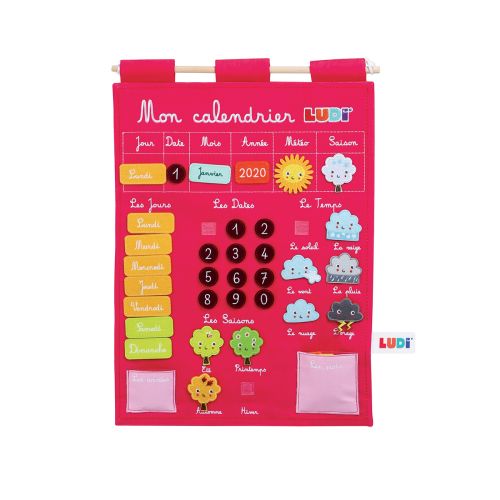 Basic Pink embroidered calendar, 100% cotton, with removable elements in felt. Allows the child to find a way in time, to discover the seasons as well as the climate while having fun!