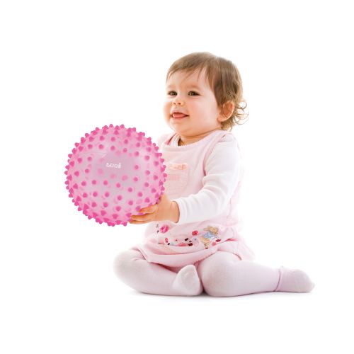 Balle sensorielle « rose » de LUDI. Balle à picots tendres qui développe le sens du toucher de Bébé tout en s'amusant. Idéal pour l’apprentissage de la coordination des mouvements. Plastique souple, léger et hygiénique. Pour les enfants de plus de 6 mois. Référence produit 2795RO.