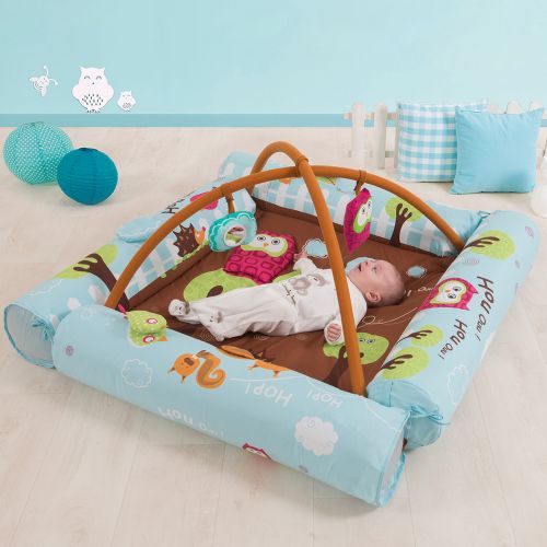 The Owl activity area is a large, comfortable and reassuring space that evolves with your child and transforms into a playpen mat or an activity mat. 9 activities for your baby’s entertainment and early learning.