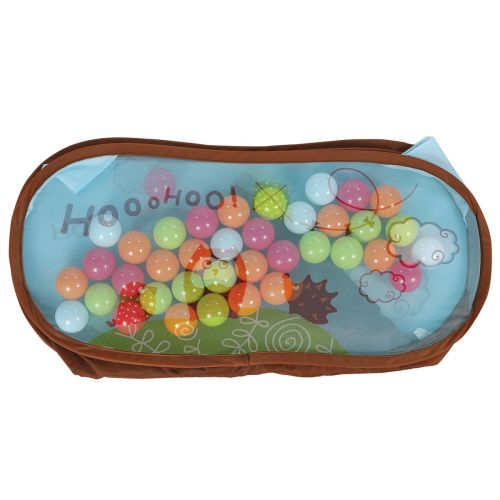 A swimming pool with 45 balls to have fun! Supple, resistant, light and little cumbersome structure. Portable, thanks to the pop-up system, it follows the family an all his travels.