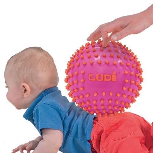 A sensory set which awake the senses's baby while having fun.Develop dexterity and motricity
