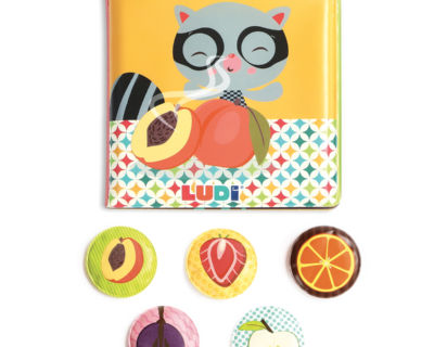 A lovely scratch-and-sniff book for learning fruit fragrances. Matching game with 5 scented patches: find the slice of cut fruit. 