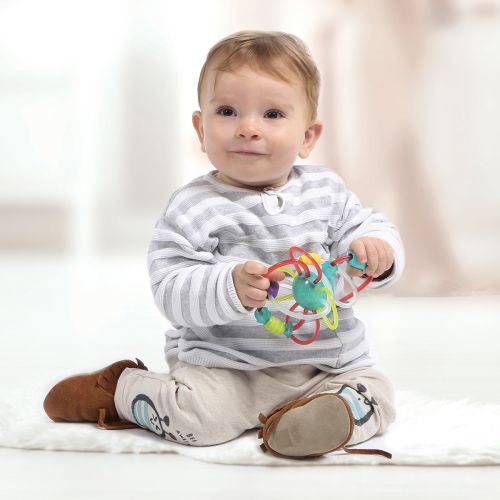A unique and easy-grip ball for baby’s little hands. Textured pearls and see-through colours for a surprising visual effect! Fun rolling balls attract children’s attention.