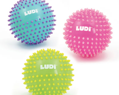 Balls with soft teeth which develops baby's sense of touch while having fun. Ideal for the learning of the coordination of the movements.