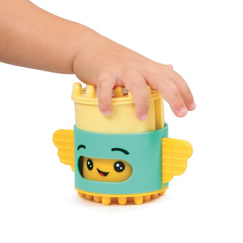 Peekaboo Picoton is a new kind of building toy, consisting of 6 pieces you can pile up and slot together to make a little, totem-like figure. 
