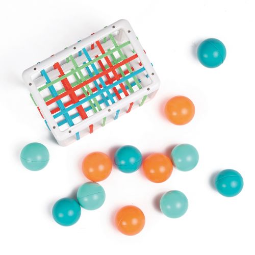Un cube surprenant avec des élastiques qui enferment 12 balles colorées au son rigolo. Ce jeu d'encastrement original développe la préhension, la logique et la motricité fine.