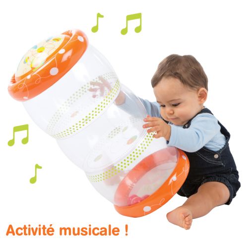 Baby roller « Chat » de LUDI. Cylindre gonflable transparent au décor amusant, avec balles sonores qui stimulent la curiosité de Bébé. Aide au développement de la dextérité et de la motricité de Bébé. Pour les enfants de plus de 6 mois. Référence produit 3451.