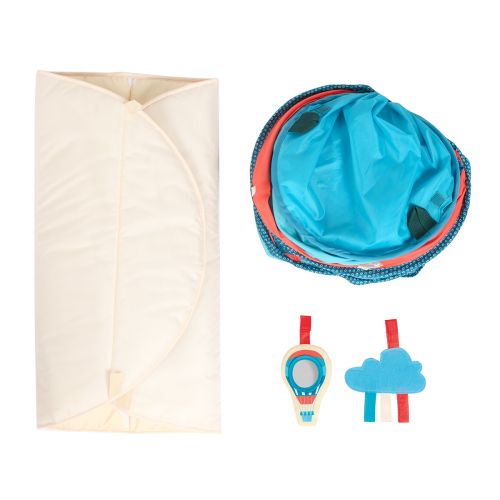 An additional portable baby bed with a comfortable mattress to have sweet dreams. 2 removable sensory accessories. Mosquito net, big openings. Easy assembly and dismantling.