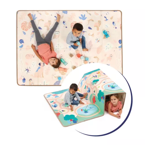 Lightweight, compact play mat can be easily folded and stored in its protective cover. 2 reversible sides