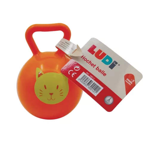 Hochet-balle assortiment de LUDI. Hochets en plastique doux, au petit grelot harmonieux, pensés pour une prise en main très facile. Développe la dextérité de Bébé. Hygiénique. Pour les enfants dès 3 mois. Référence produit 30012.