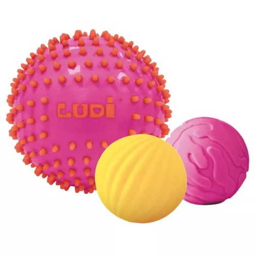 Set of 3 LUDI ‘pink’ sensory balls. Stimulates baby's senses while having fun. Develops dexterity and motor skills. Soft, lightweight, hygienic plastic. For children from 6 months. Product reference 30022.