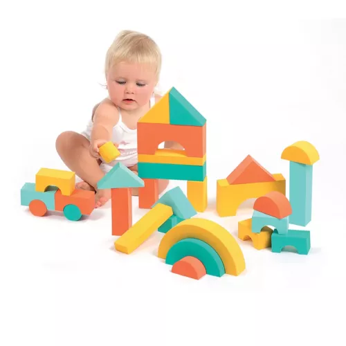 28 colourful, lightweight foam elements. Develops fine motor skills and imagination. From 10 months