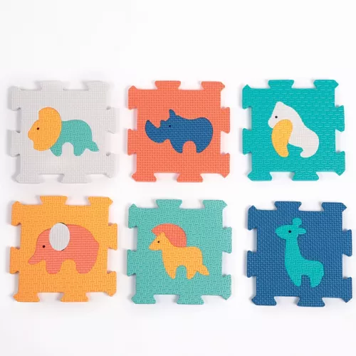 Foam mat with 6 small tiles. Insulates against cold and absorbs shocks. Hygienic. 2D, 3D or animal puzzle. Dim. tiles L 16.5 x W 16.5 x H 1.2 cm. From 10 months.