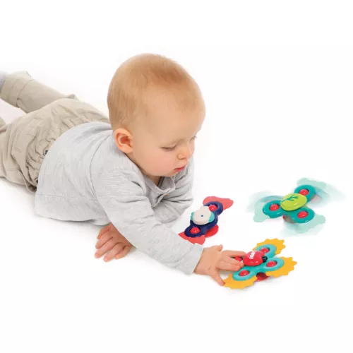 Lot de 3 jolis spinners pour Bébé qui s'accrochent sur toutes surfaces lisses grâce à leur ventouse. Faciles à actionner et à arrêter ils développent la dextérité et l'acuité visuelle.