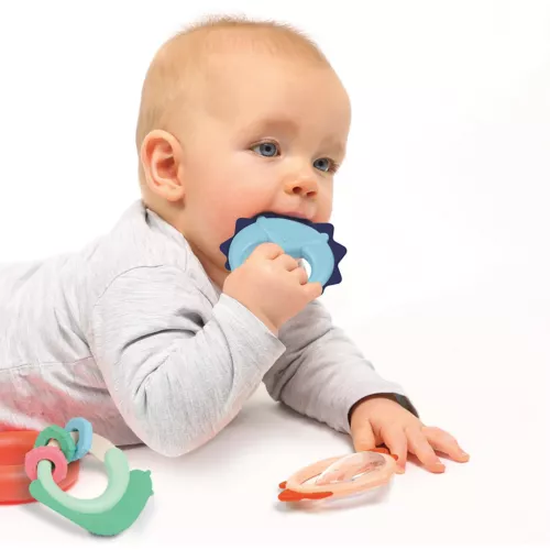 Set of 3 animal rattles, designed for easy handling. Develops baby's dexterity. Hygienic. From 3 months.