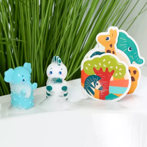 Discover our jungle-themed learning set: 6 colourful cubes, 6 sensory balls, 2 ‘sprinkler’ animals and 1 bath book! To stimulate dexterity and imagination! From 10 months.