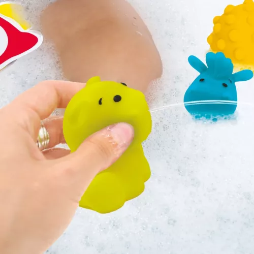 Valisette de bain de LUDI. Un florilège de petits jouets pour s’amuser à l’heure du bain et une valisette pour tout ranger ! Pratique, elle est facile à transporter. A emmener à la mer ou à la piscine. Plastique solide et hygiénique. Pour les enfants de plus de 10 mois. Référence produit 40062.