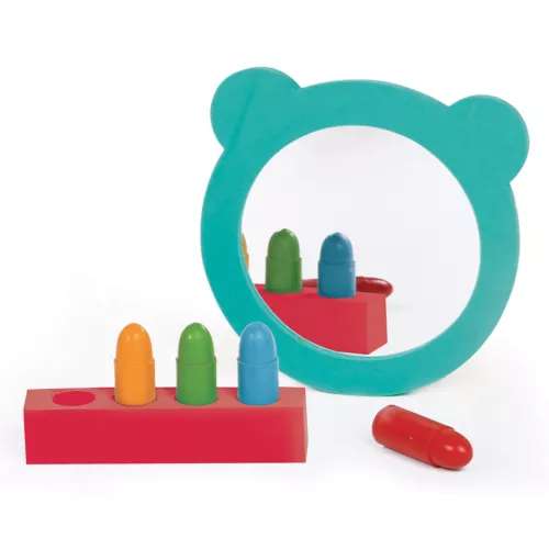 Aquacolor de LUDI. Super coffret de jouets de bain comprenant un grand miroir flotteur (collant aux parois du bain) et 4 crayons effaçables, solides et résistants à l’eau. Pour les enfants de plus de 10 mois. Référence produit 40073.