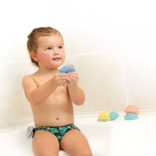 3 fun, textured sprinklers. Easy to wash and interchangeable. From 10 months.