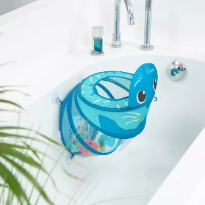 Grand filet de rangement pour les jouets du bain ou les affaires de toilette. Il se fixe à la faïence grâce aux 5 ventouses super adhérentes ! Dès 10 mois.