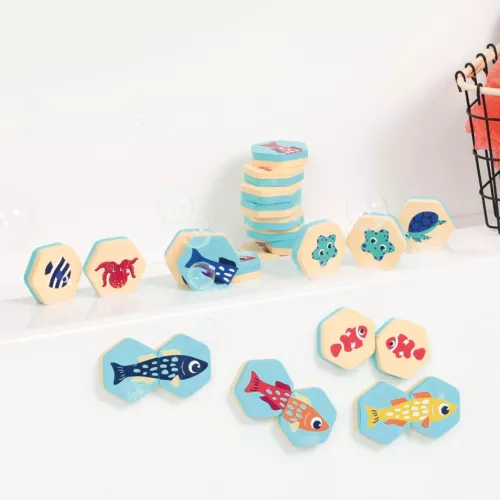 24 foam pieces. Match the identical fish or put together the colorful fish. Waterproof. Comes with a storage jar. Ages + 18 months.