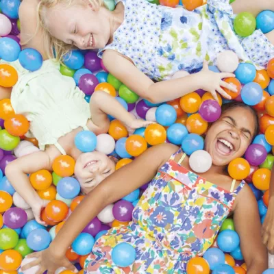 LUDI play balls. Pack of 250 balls ideal for completing children's play areas or creating a ball pool. Anti-crush balls. Hygienic, for indoor-outdoor use. For children over 6 months. Product reference 90006.