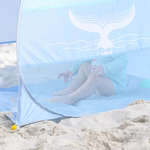 Anti-UV pop-up shelter that protects the family from the sun, wind and sand (carry bag included). From 10 months.