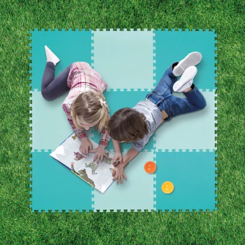 Large-surface floor mat. Provides protection for children practising sports or motor activities. Hygienic, for indoor-outdoor use.