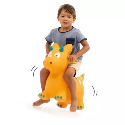 This cheerful dinosaur will quickly become an essential playmate for children! Rebounded, it can be used like a bouncing ball with its two ‘ear grips’. From 10 months.