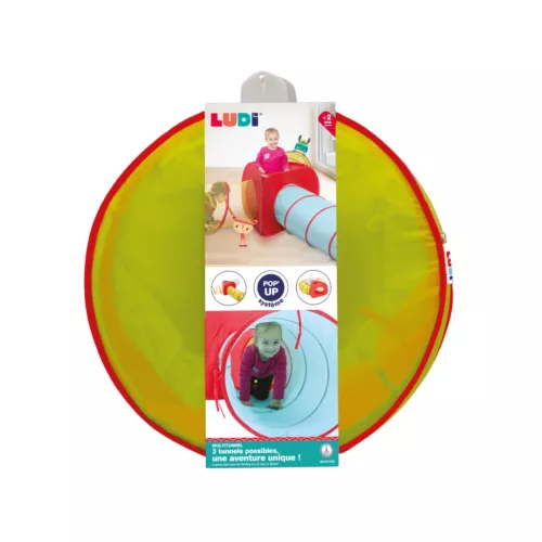 Multitunnel by LUDI. Three tunnels to assemble to create a large motor skills course. Lightweight, flexible and space-saving, it unfolds and folds easily into its included bag. For indoor and outdoor use. For children aged 2 and over. Product reference 90108.