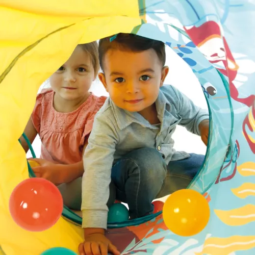 A large play area for group fun! Comprising a cube, a tunnel and a ball play area. Supplied with 30 balls to play with straight away! From age 2.