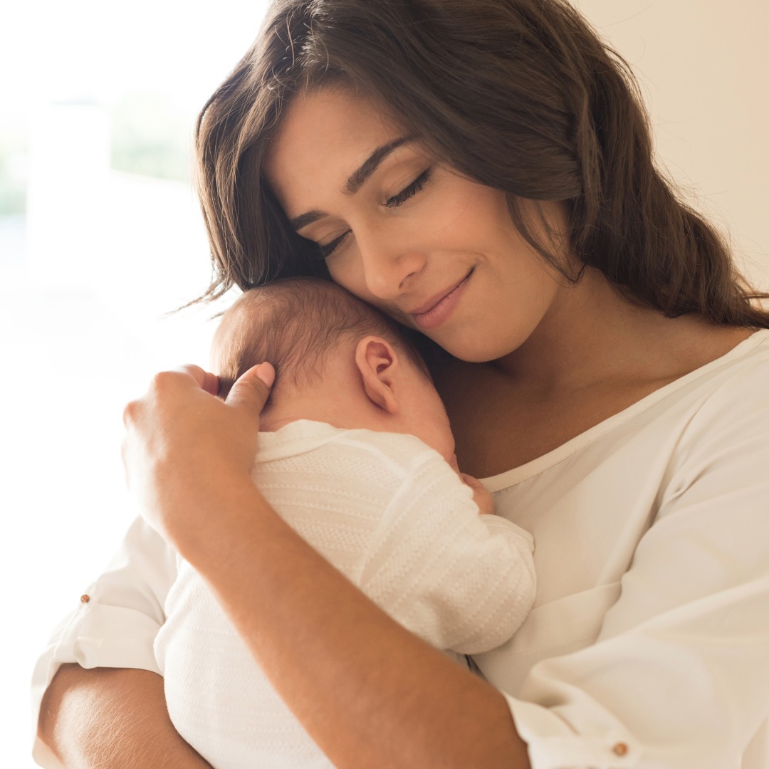 Comment stimuler l’éveil sensoriel de bébé dès les premiers mois